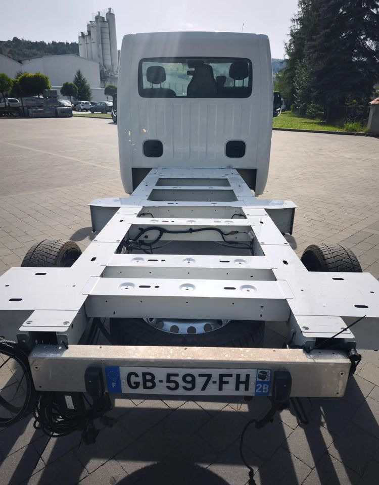 Renault MASTER 2,3 rama do zabudowy po obsłudze gotowy do jazdy - Camion şasiu: Foto 5 Renault MASTER 2,3 rama do zabudowy po obsłudze gotowy do jazdy - Camion şasiu: Foto 5