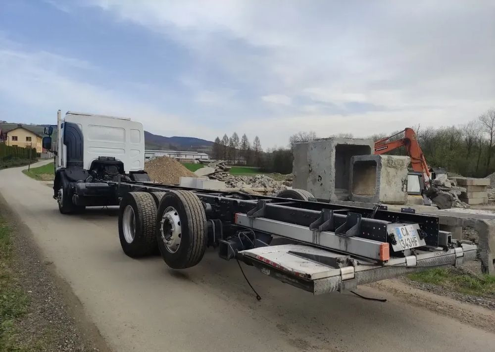 Renault Premium 26.380 Dxi  6x2 rama do zabudowy - Camion şasiu: Foto 4 Renault Premium 26.380 Dxi  6x2 rama do zabudowy - Camion şasiu: Foto 4