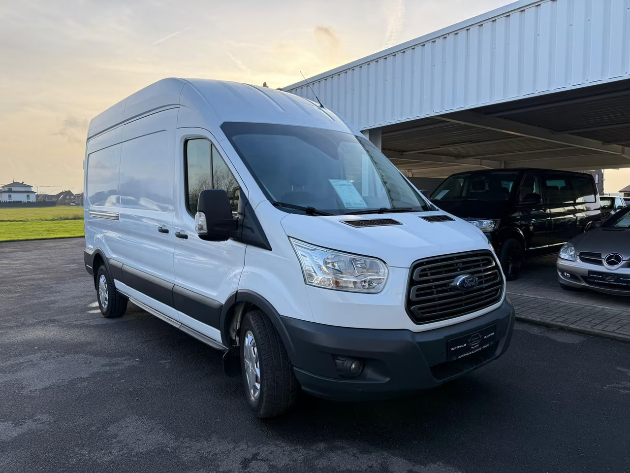 Ford Transit - Autoutilitară compactă: Foto 2 Ford Transit - Autoutilitară compactă: Foto 2