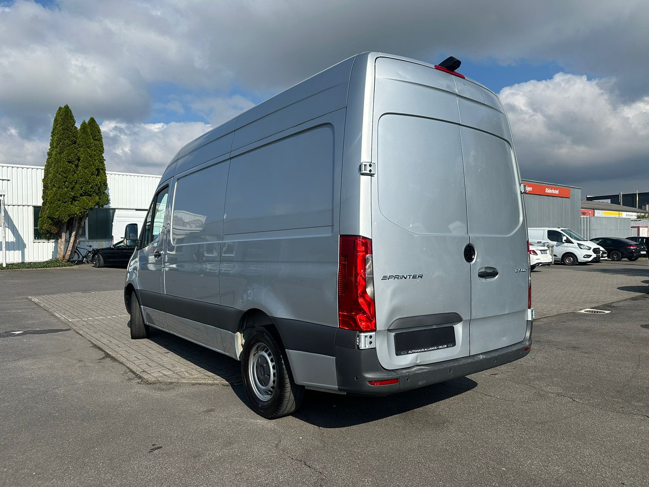 MERCEDES-BENZ Sprinter - Dubă: Foto 3 MERCEDES-BENZ Sprinter - Dubă: Foto 3