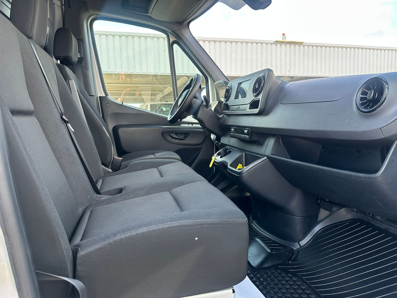 MERCEDES-BENZ Sprinter - Dubă: Foto 4 MERCEDES-BENZ Sprinter - Dubă: Foto 4