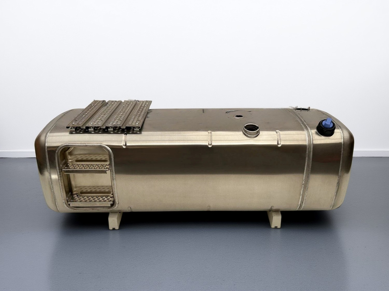 MERCEDES-BENZ - Rezervor combustibil: Foto 1 MERCEDES-BENZ - Rezervor combustibil: Foto 1