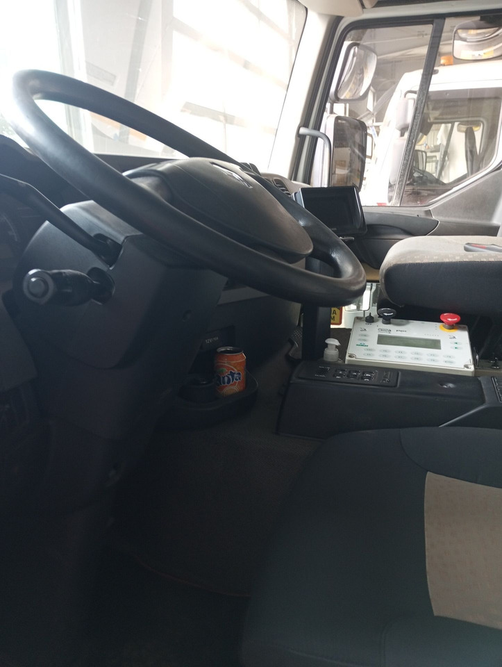 BOM de marque Renault 310 DXI - benne SEMAT bi compartiment - boite de vitesse récente de 5000 km - 2 pneus neufs - dernier passage aux mines en septembre 2023 - arrêt de circulation octobre 2023 - ba - Autogunoiere: Foto 2 BOM de marque Renault 310 DXI - benne SEMAT bi compartiment - boite de vitesse récente de 5000 km - 2 pneus neufs - dernier passage aux mines en septembre 2023 - arrêt de circulation octobre 2023 - ba - Autogunoiere: Foto 2