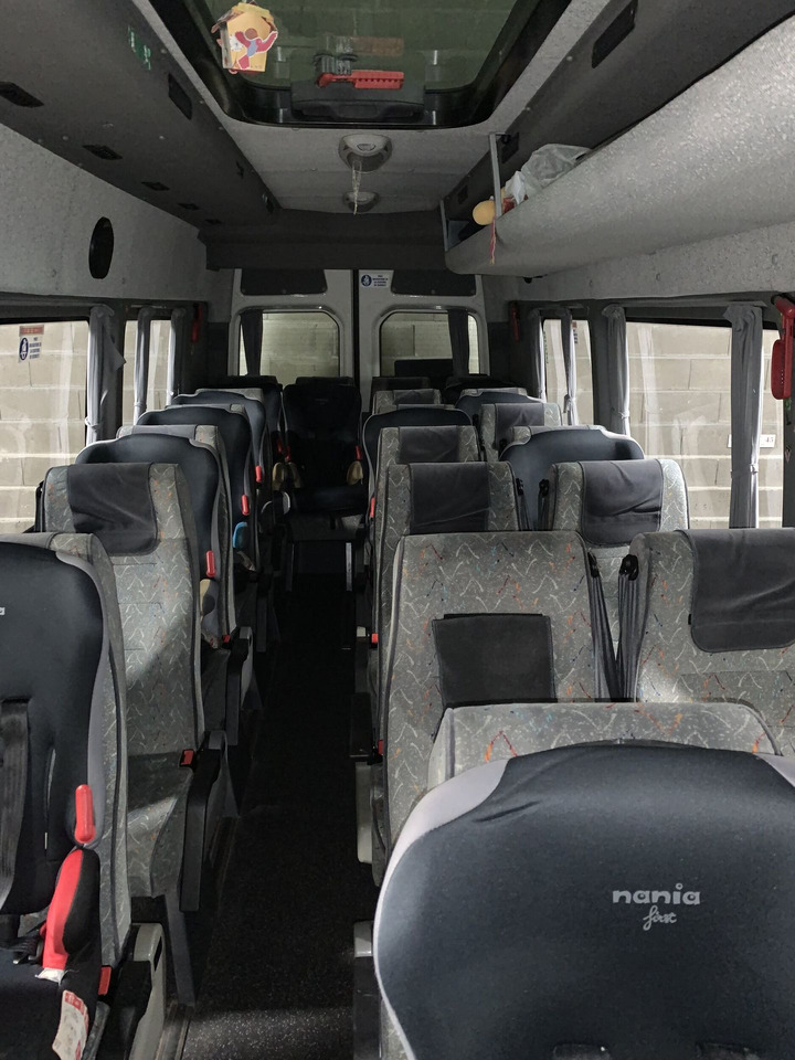 CRAFTER car 23 places - Microbuz, Transport persoane: Foto 4 CRAFTER car 23 places - Microbuz, Transport persoane: Foto 4