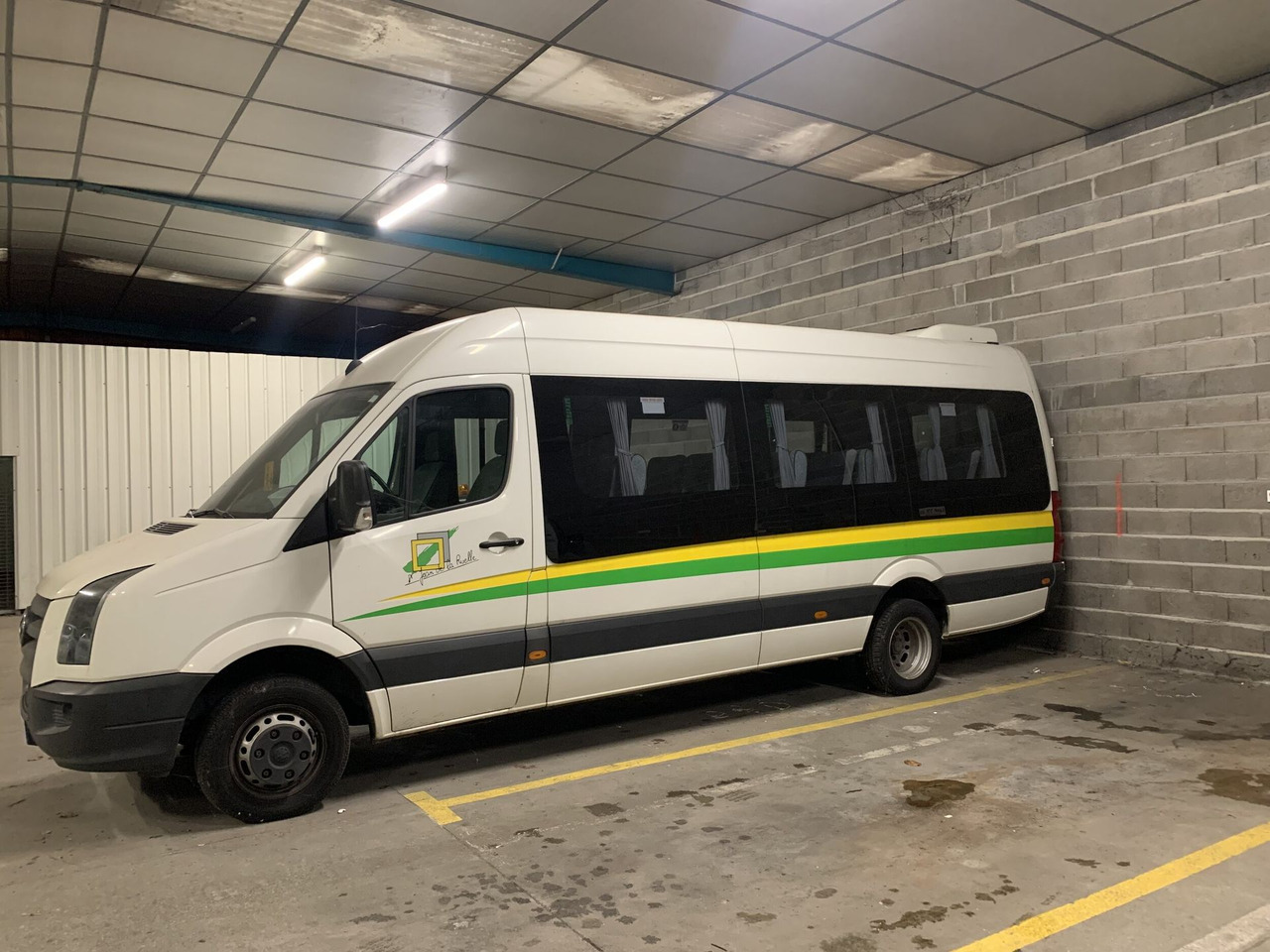 CRAFTER car 23 places - Microbuz, Transport persoane: Foto 1 CRAFTER car 23 places - Microbuz, Transport persoane: Foto 1