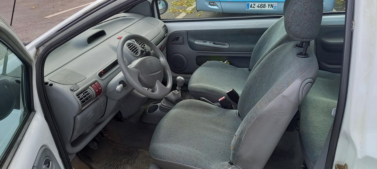 TWINGO ESSENCE (267) - Automobil: Foto 3 TWINGO ESSENCE (267) - Automobil: Foto 3