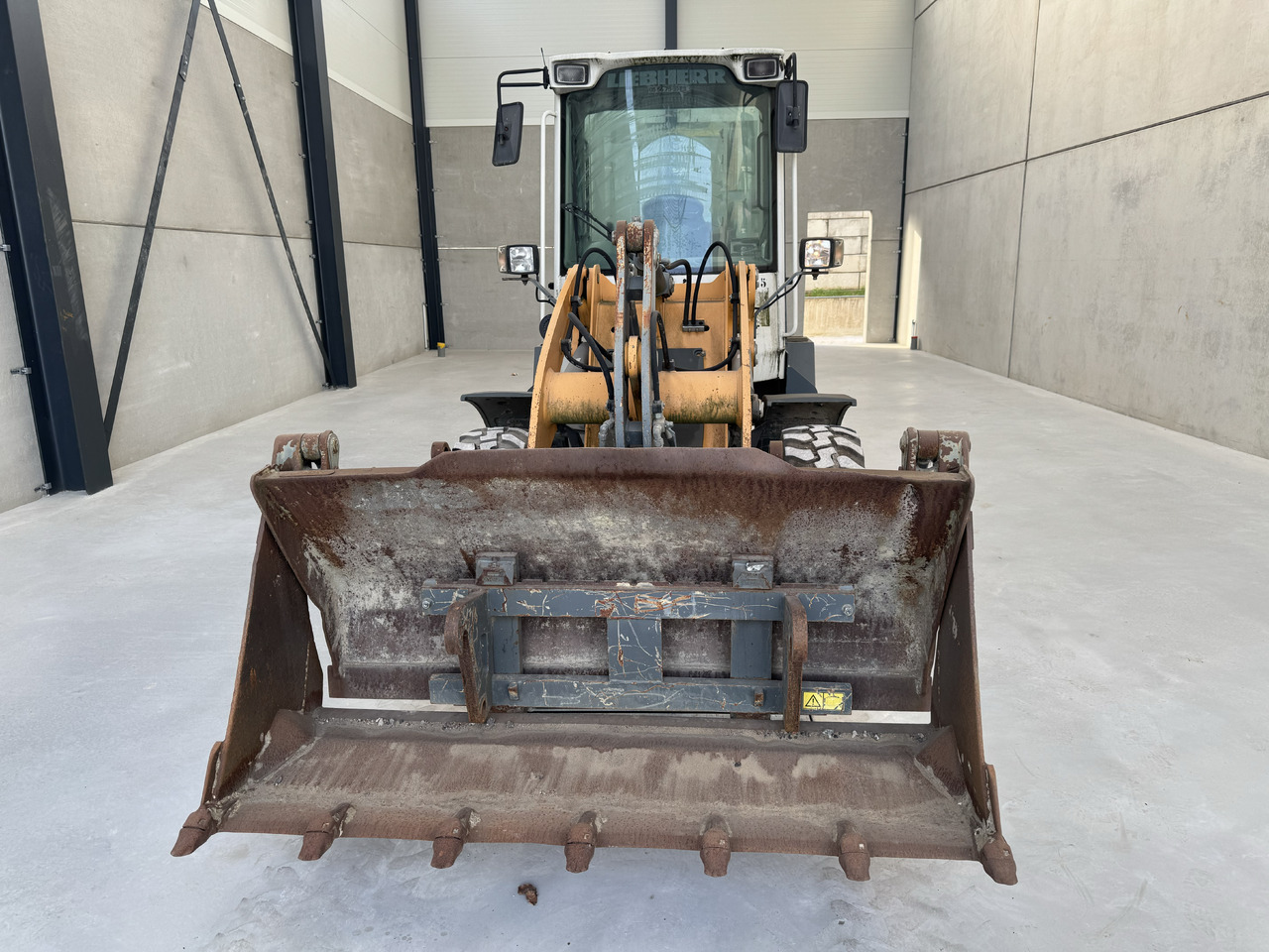 LIEBHERR L 506 - Excavator pe roţi: Foto 2 LIEBHERR L 506 - Excavator pe roţi: Foto 2