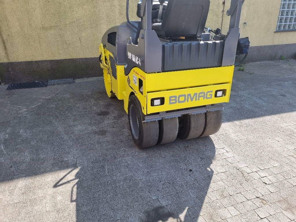 Bomag BW 100 AC-4 - Cilindru compactor mixt: Foto 4 Bomag BW 100 AC-4 - Cilindru compactor mixt: Foto 4