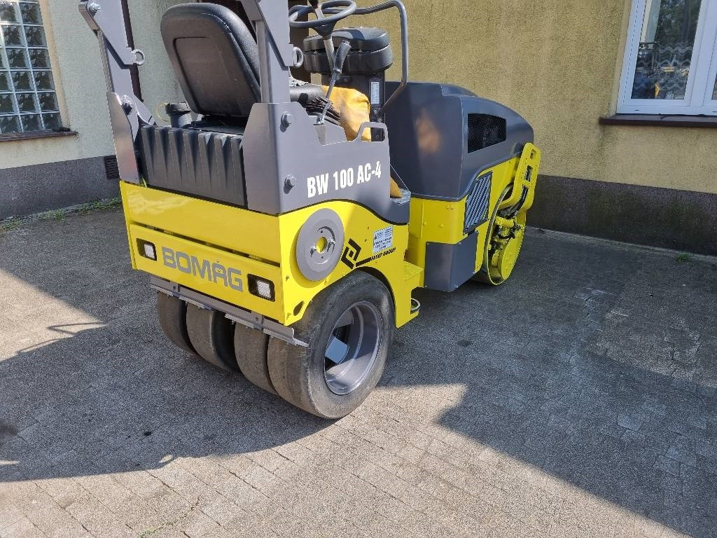Bomag BW 100 AC-4 - Cilindru compactor mixt: Foto 3 Bomag BW 100 AC-4 - Cilindru compactor mixt: Foto 3