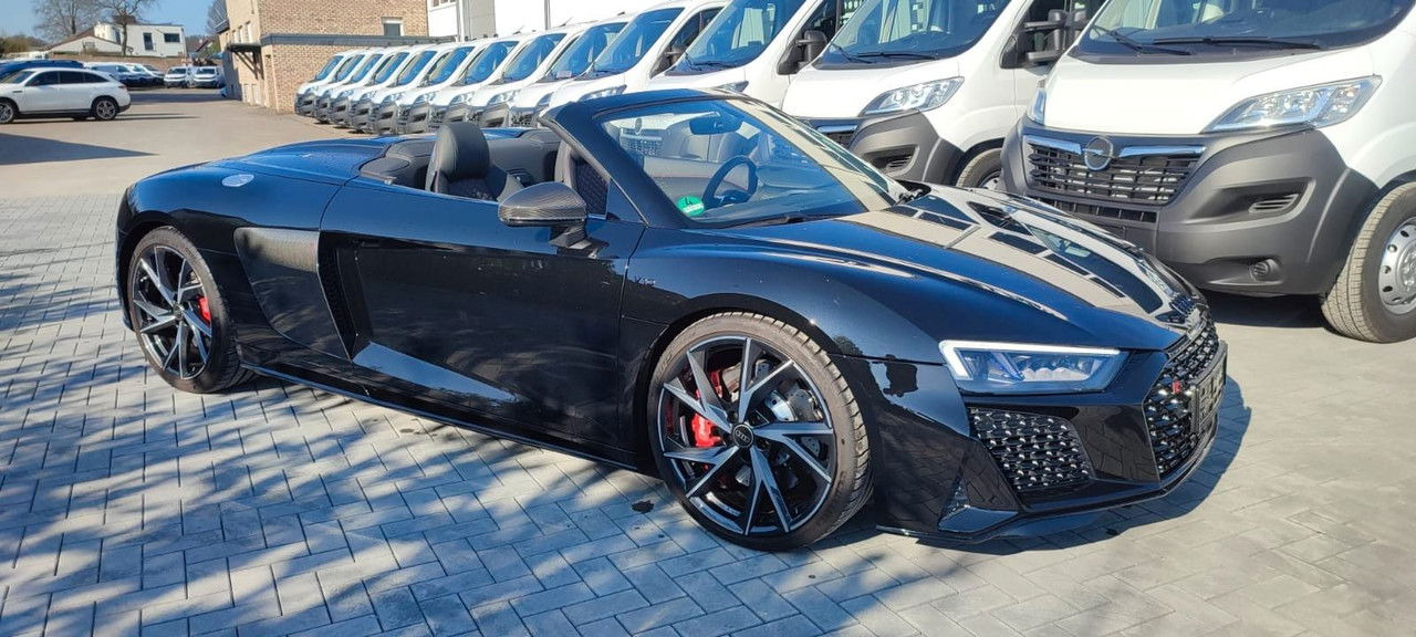 Audi R8 Spyder 5.2 FSI RWD performance - Automobil: Foto 2 Audi R8 Spyder 5.2 FSI RWD performance - Automobil: Foto 2