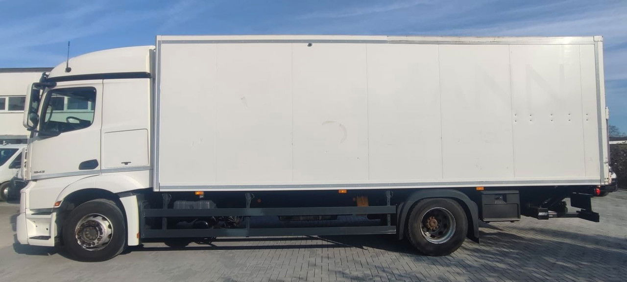 Mercedes-Benz Actros 1843 1843-Koffer LBW Voll-Luft-gefedert Vermietung möglich - Camion furgon: Foto 4 Mercedes-Benz Actros 1843 1843-Koffer LBW Voll-Luft-gefedert Vermietung möglich - Camion furgon: Foto 4