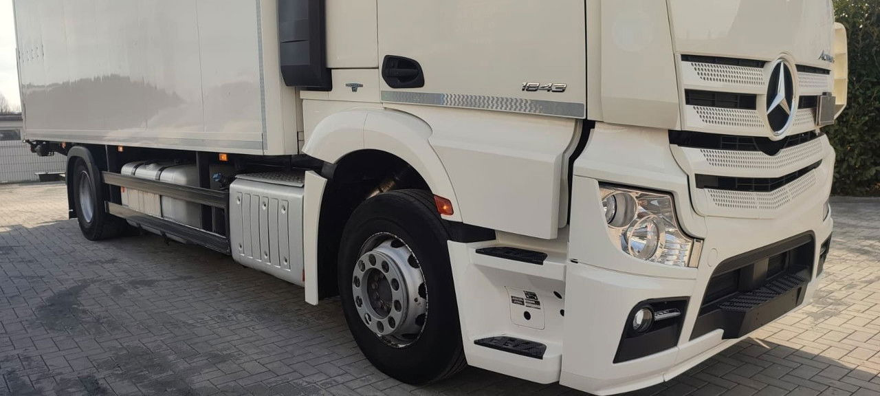 Mercedes-Benz Actros 1843 1843-Vermietung - LBW Voll-Luft-gefedert - Camion furgon: Foto 3 Mercedes-Benz Actros 1843 1843-Vermietung - LBW Voll-Luft-gefedert - Camion furgon: Foto 3
