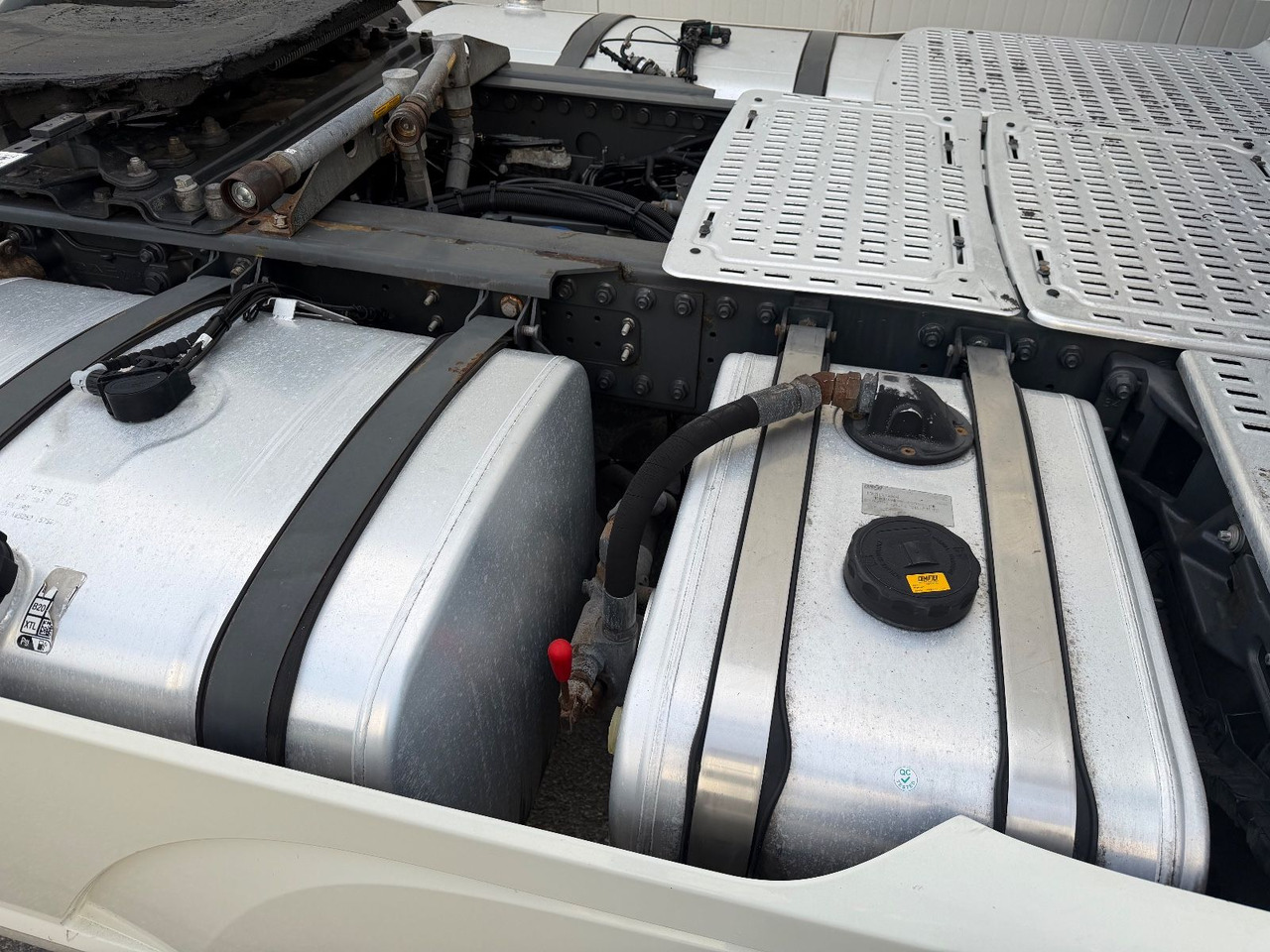 DAF XF 530 Vollausstattung Vollluft 2l-Hydraulik - Cap tractor: Foto 5 DAF XF 530 Vollausstattung Vollluft 2l-Hydraulik - Cap tractor: Foto 5