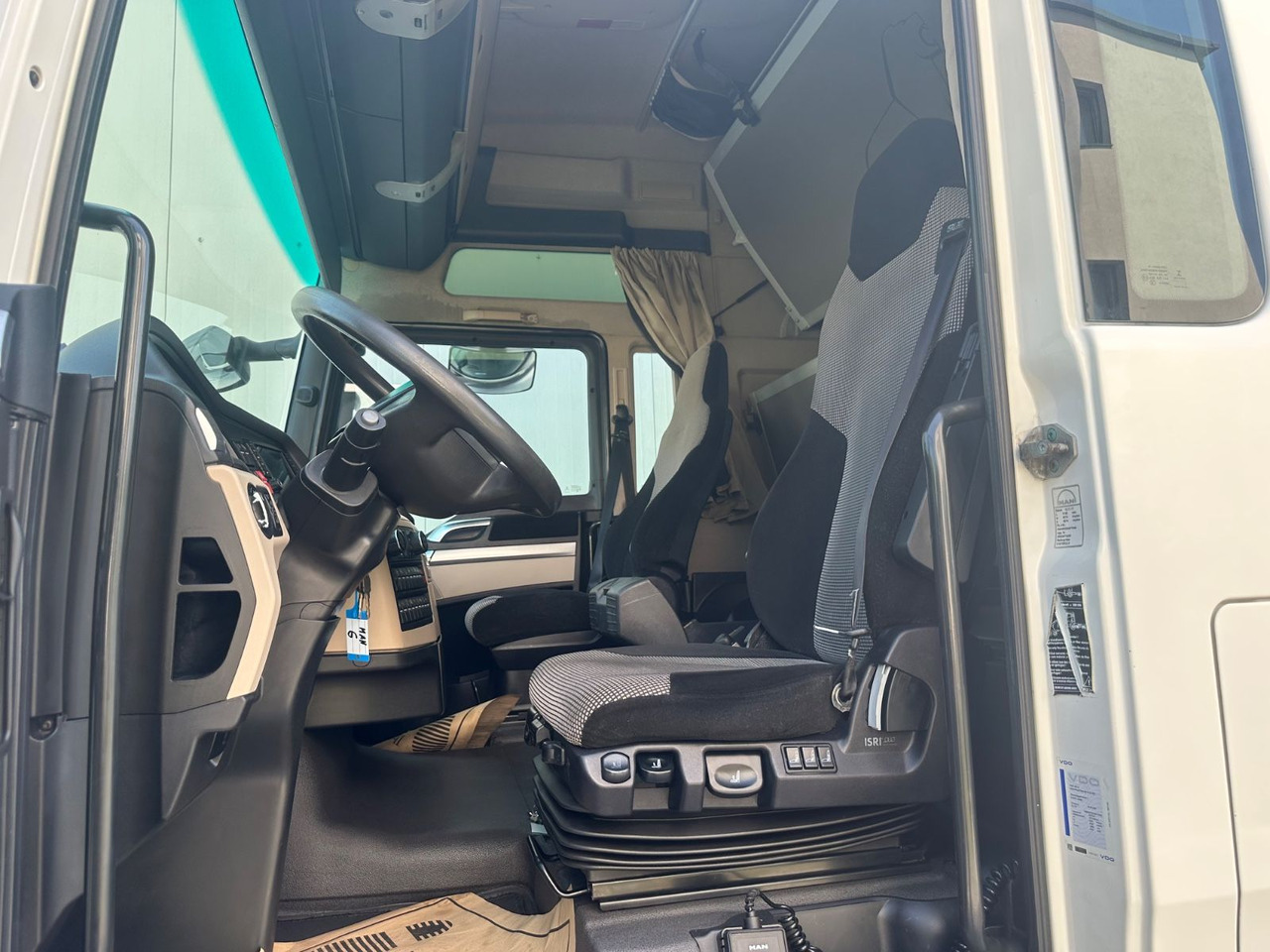 MAN TGX 18.460 XXL Intarder/Standklima - Cap tractor: Foto 5 MAN TGX 18.460 XXL Intarder/Standklima - Cap tractor: Foto 5