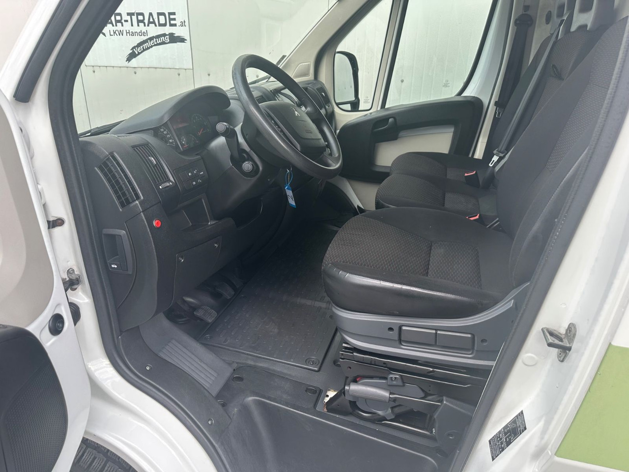 Peugeot Boxer 2,0 HDI Klima AluAusbau L4H2 - Dubă: Foto 5 Peugeot Boxer 2,0 HDI Klima AluAusbau L4H2 - Dubă: Foto 5