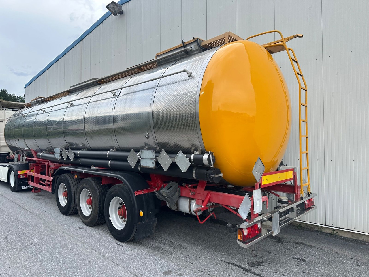 Schwarzmüller Chemi L4BH 42050L Lift BPW - Semiremorcă cisternă: Foto 3 Schwarzmüller Chemi L4BH 42050L Lift BPW - Semiremorcă cisternă: Foto 3