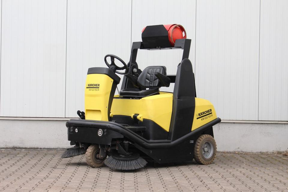 Kärcher KM120/150R LPG Aufsitz- Kehrsaugmaschine Kehrmaschine Gas - Mașină de măturat industrială: Foto 4 Kärcher KM120/150R LPG Aufsitz- Kehrsaugmaschine Kehrmaschine Gas - Mașină de măturat industrială: Foto 4