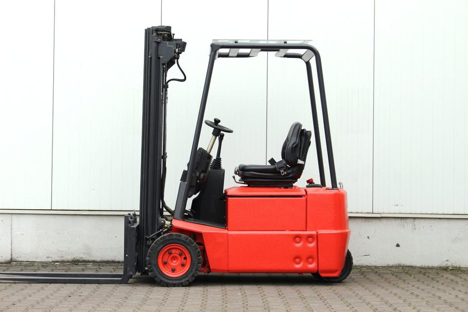 LINDE E15Z-02 Triplex 4,7m - Electrostivuitor: Foto 5 LINDE E15Z-02 Triplex 4,7m - Electrostivuitor: Foto 5