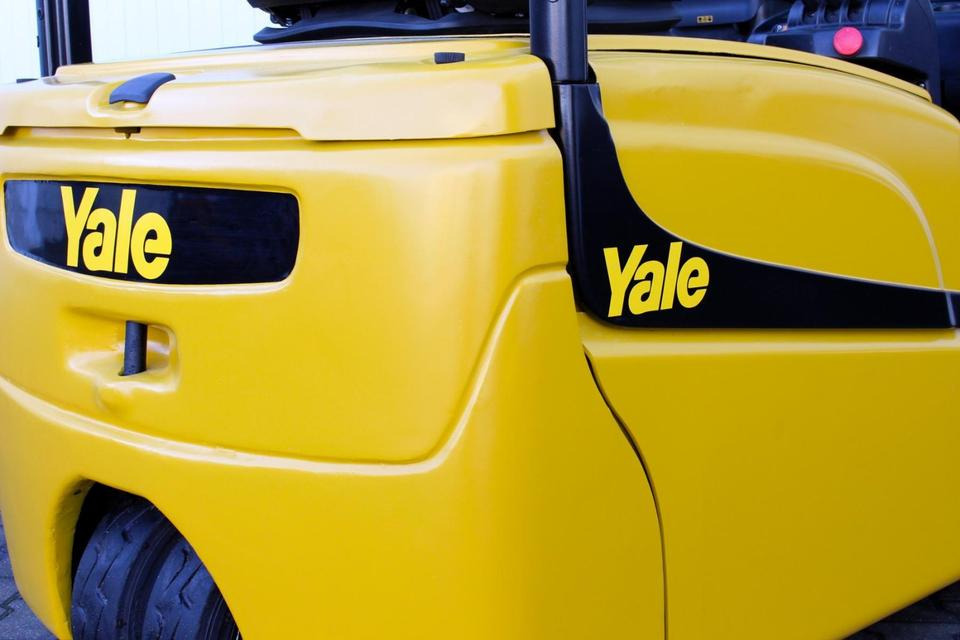 YALE ERP18VT Triplex 5,2m 1800kg - Electrostivuitor: Foto 5 YALE ERP18VT Triplex 5,2m 1800kg - Electrostivuitor: Foto 5