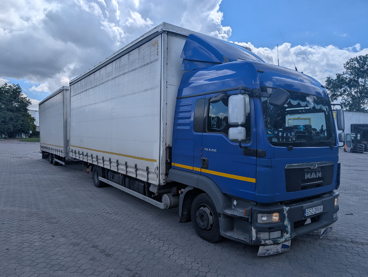 MAN TGL x 3 (2*2014 + 1*2013) - Camion cu prelată: Foto 3 MAN TGL x 3 (2*2014 + 1*2013) - Camion cu prelată: Foto 3