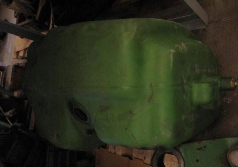 JOHN DEERE 2140 BAK ZBIORNIK PALIWA TANK - Rezervor combustibil pentru Utilaje agricole: Foto 1 JOHN DEERE 2140 BAK ZBIORNIK PALIWA TANK - Rezervor combustibil pentru Utilaje agricole: Foto 1