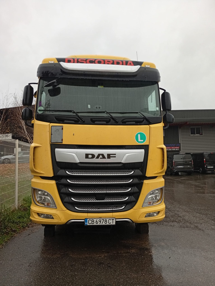 DAF XF430 - FR 73000, damaged engine - Cap tractor: Foto 1 DAF XF430 - FR 73000, damaged engine - Cap tractor: Foto 1