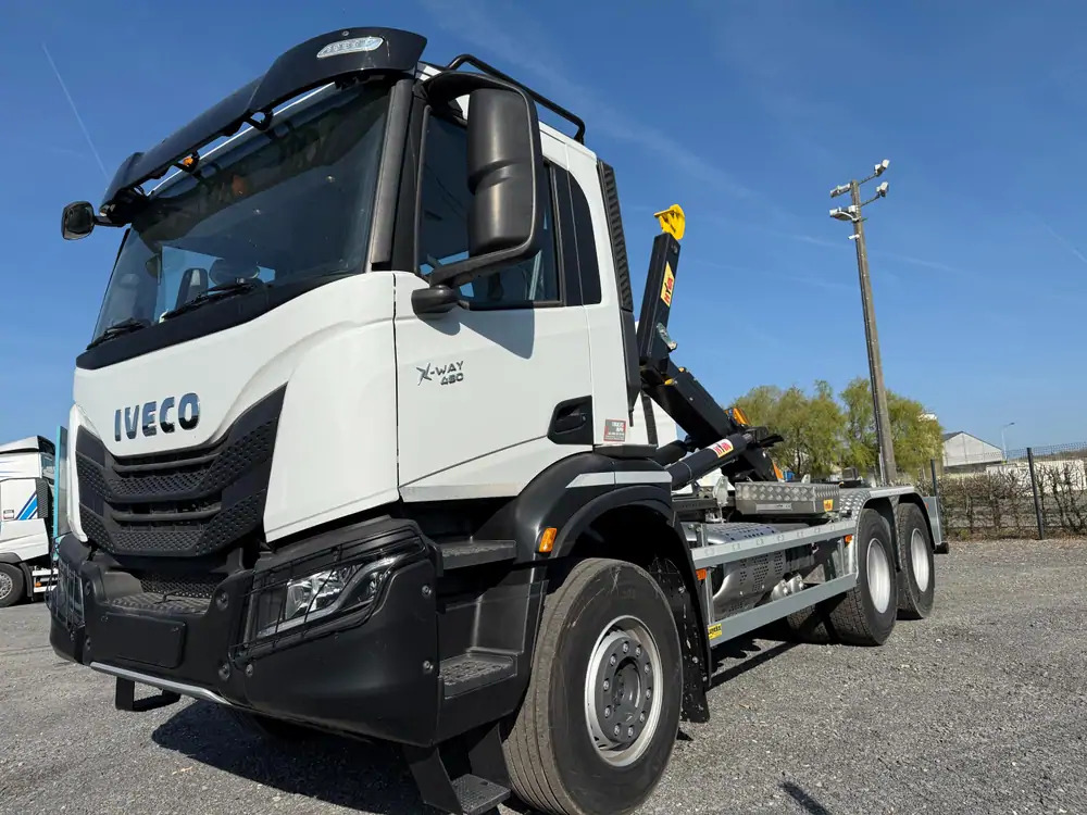 Iveco AD300T48 HYVALIFT 20 TONS*pare-choc hydraulique - Camion cu cârlig: Foto 1 Iveco AD300T48 HYVALIFT 20 TONS*pare-choc hydraulique - Camion cu cârlig: Foto 1