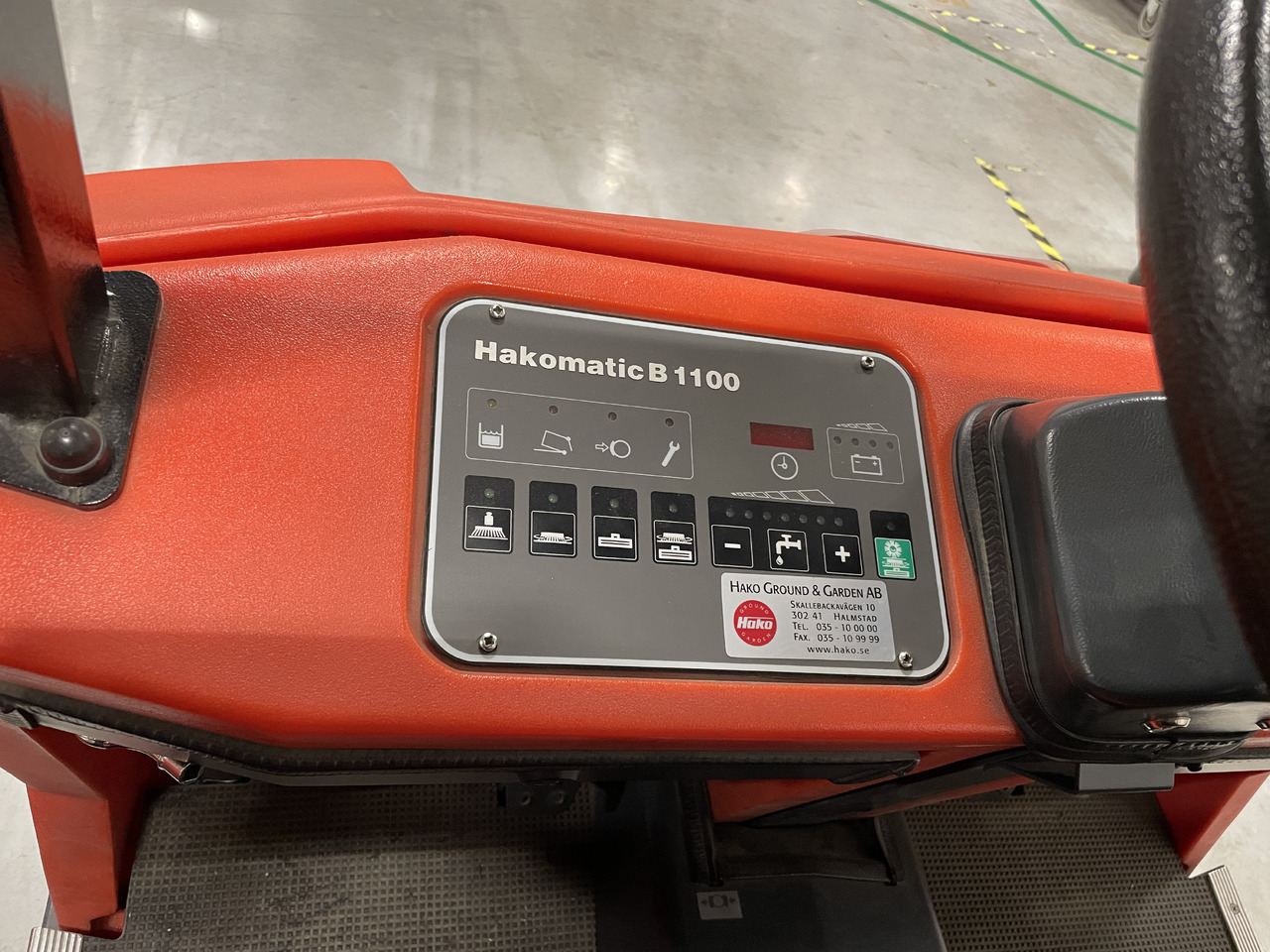 Hako Hakomatic B 1100 - Mașină de măturat industrială: Foto 5 Hako Hakomatic B 1100 - Mașină de măturat industrială: Foto 5