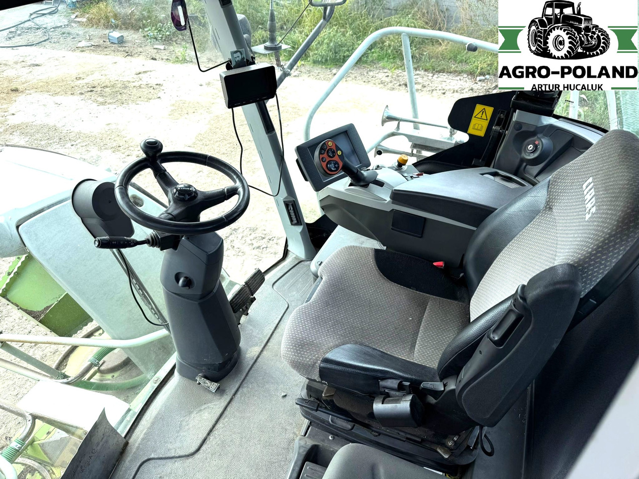 CLAAS JAGUAR 940 - 2014 ROK - 4X4 + ORBIS 600 + PU 300 - Combină de Recoltat Furaj: Foto 4 CLAAS JAGUAR 940 - 2014 ROK - 4X4 + ORBIS 600 + PU 300 - Combină de Recoltat Furaj: Foto 4