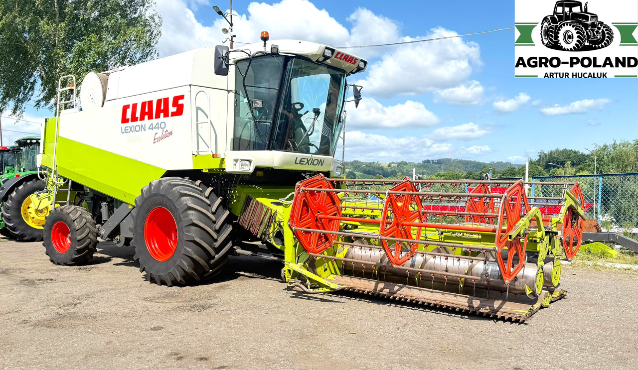 CLAAS LEXION 440 EVOLUTION - 2003 ROK + CLAAS C 540 SKŁADANY - 2007 ROK - Combină de recoltat cereale: Foto 1 CLAAS LEXION 440 EVOLUTION - 2003 ROK + CLAAS C 540 SKŁADANY - 2007 ROK - Combină de recoltat cereale: Foto 1