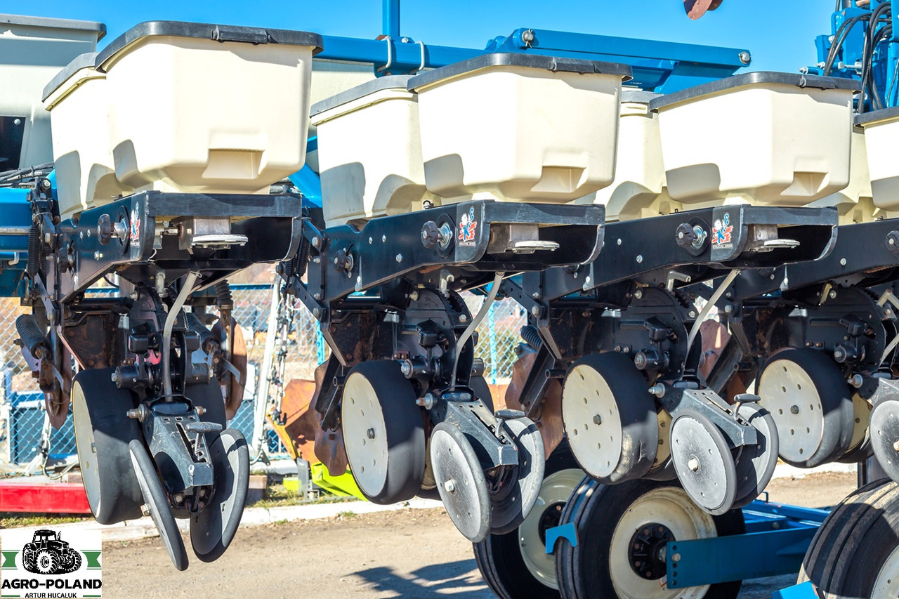 KINZE 3600 - 2006 ROK - 12 RZĘDOWY + ZBIORNIK NA NAWÓZ I MIKROELEMENTY - Semănătoare de precizie: Foto 5 KINZE 3600 - 2006 ROK - 12 RZĘDOWY + ZBIORNIK NA NAWÓZ I MIKROELEMENTY - Semănătoare de precizie: Foto 5