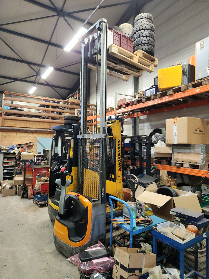 STILL EXV12 - Transpalet la mare înălţime: Foto 3 STILL EXV12 - Transpalet la mare înălţime: Foto 3