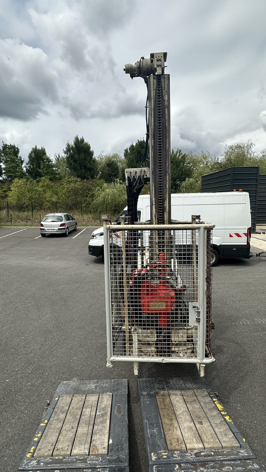 Comacchio GEO 205 - Maşină de foraj: Foto 2 Comacchio GEO 205 - Maşină de foraj: Foto 2