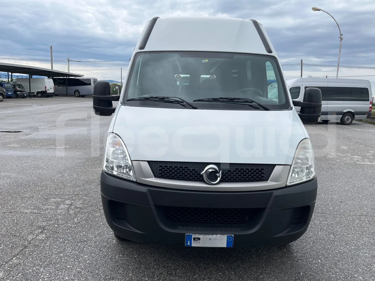 Iveco Daily - Microbuz, Transport persoane: Foto 2 Iveco Daily - Microbuz, Transport persoane: Foto 2