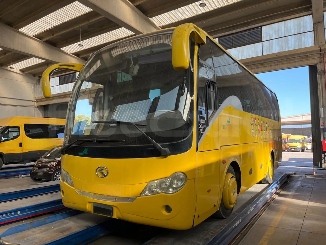 King Long XMQ6800 - Autobuz școlar: Foto 4 King Long XMQ6800 - Autobuz școlar: Foto 4