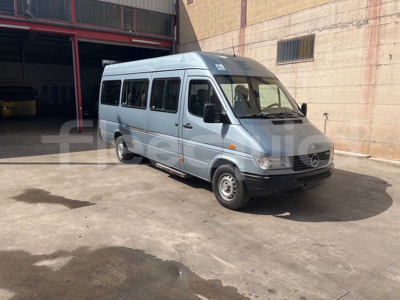 Mercedes-Benz Sprinter - Microbuz, Transport persoane: Foto 1 Mercedes-Benz Sprinter - Microbuz, Transport persoane: Foto 1