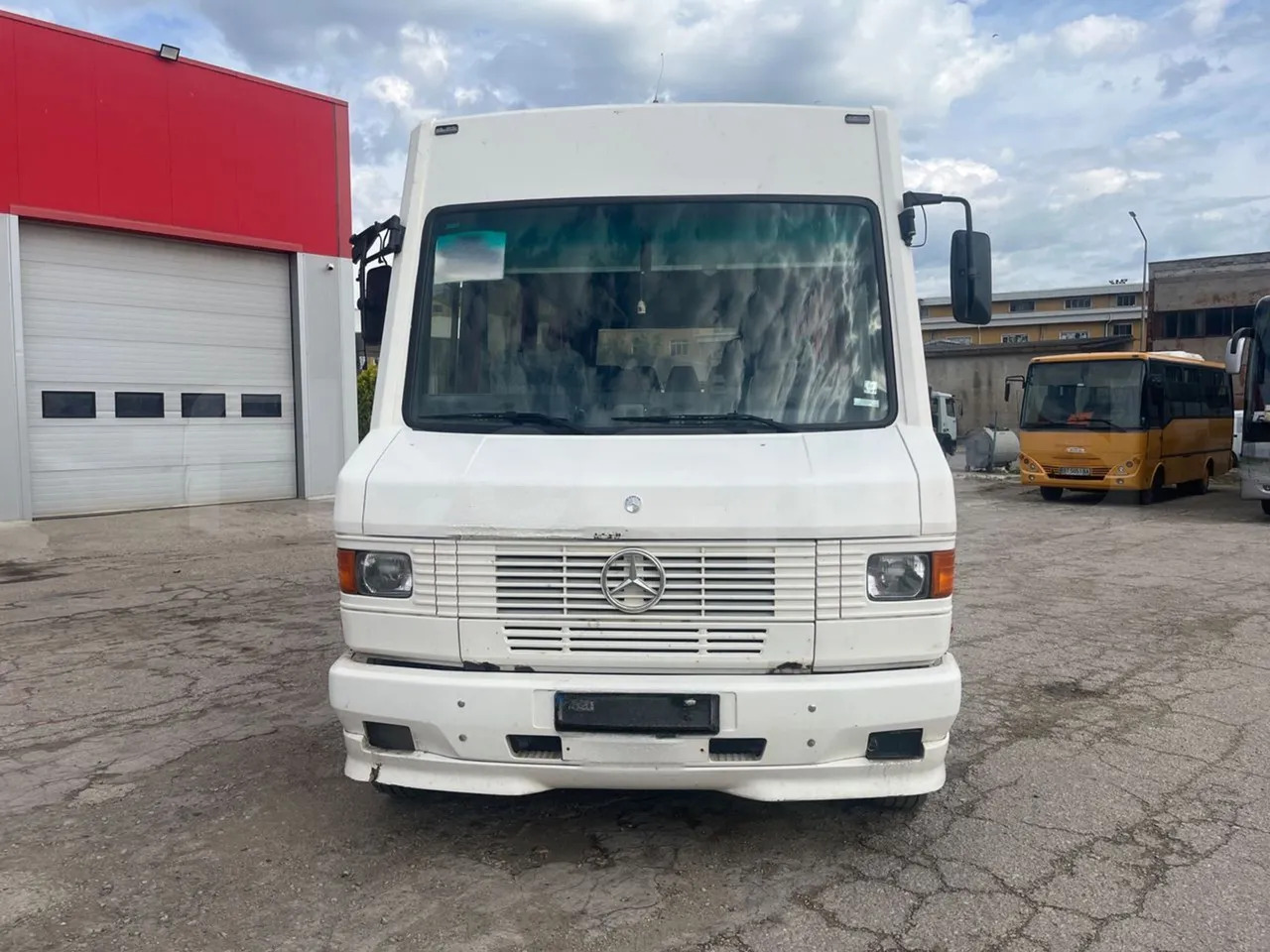 Mercedes-Benz Vario - Microbuz, Transport persoane: Foto 1 Mercedes-Benz Vario - Microbuz, Transport persoane: Foto 1