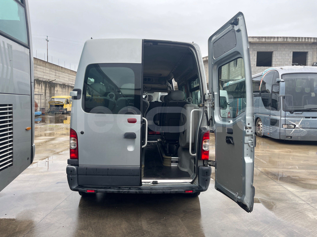 Nissan Interstar - Autobuz interurban: Foto 5 Nissan Interstar - Autobuz interurban: Foto 5