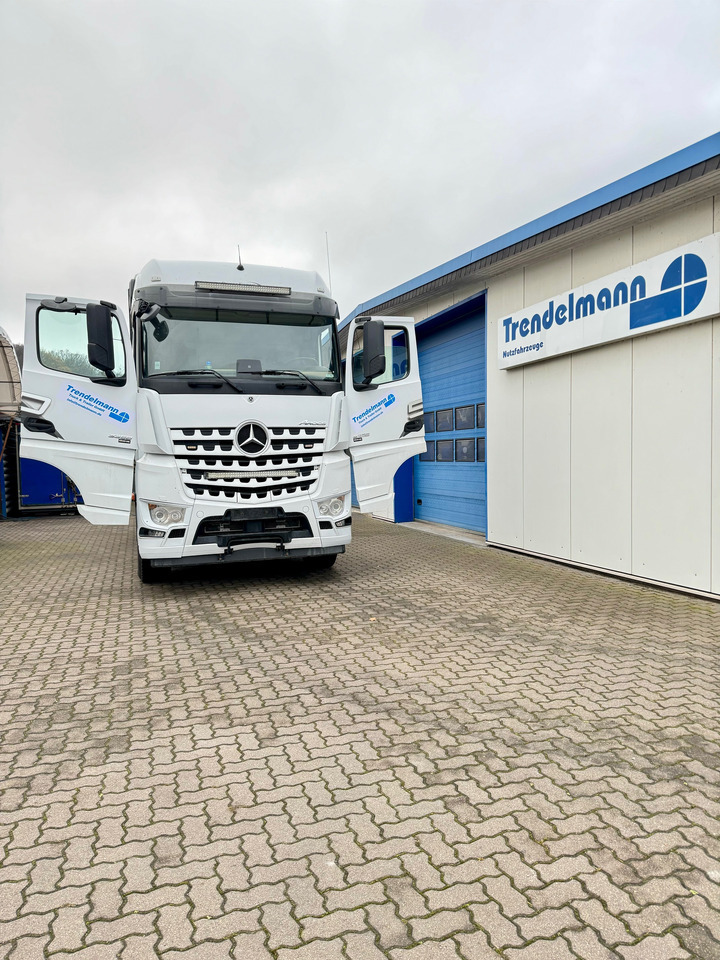 Mercedes Arocs 3358 L 6x4 Radstand 4500 Arocs 3358 L 6x4 Blatt-Luft Gefedert - Camion forestier: Foto 4 Mercedes Arocs 3358 L 6x4 Radstand 4500 Arocs 3358 L 6x4 Blatt-Luft Gefedert - Camion forestier: Foto 4