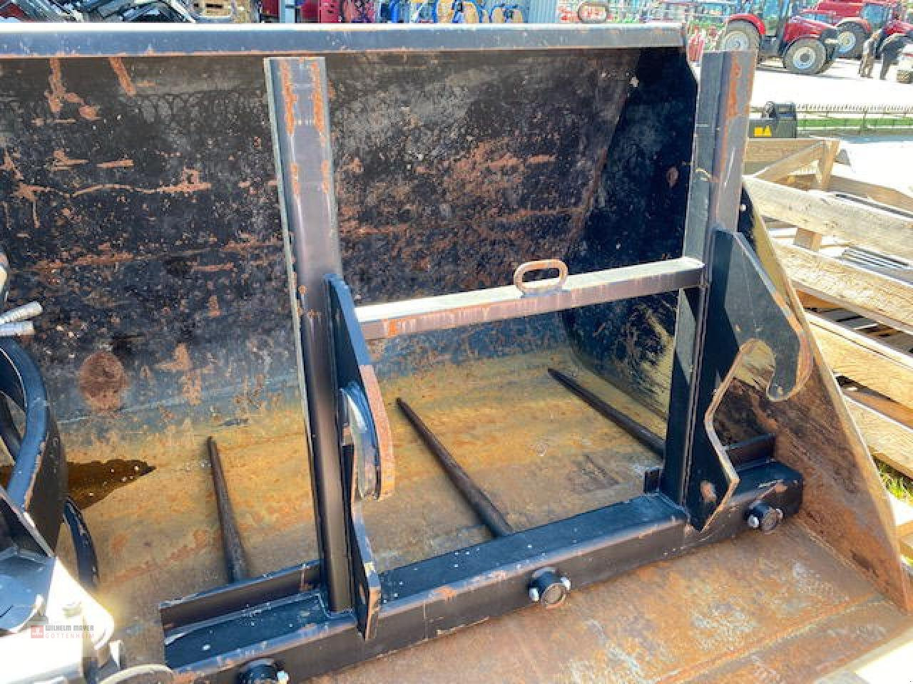 CNH BALLENSPIESS FARMLIFT - Echipamente pentru furaje: Foto 1 CNH BALLENSPIESS FARMLIFT - Echipamente pentru furaje: Foto 1