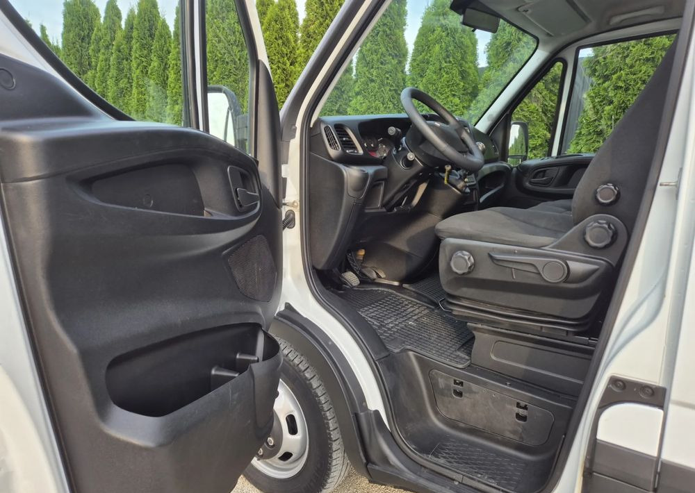 Iveco 35C15 3.0 - Autoutilitară basculantă: Foto 5 Iveco 35C15 3.0 - Autoutilitară basculantă: Foto 5