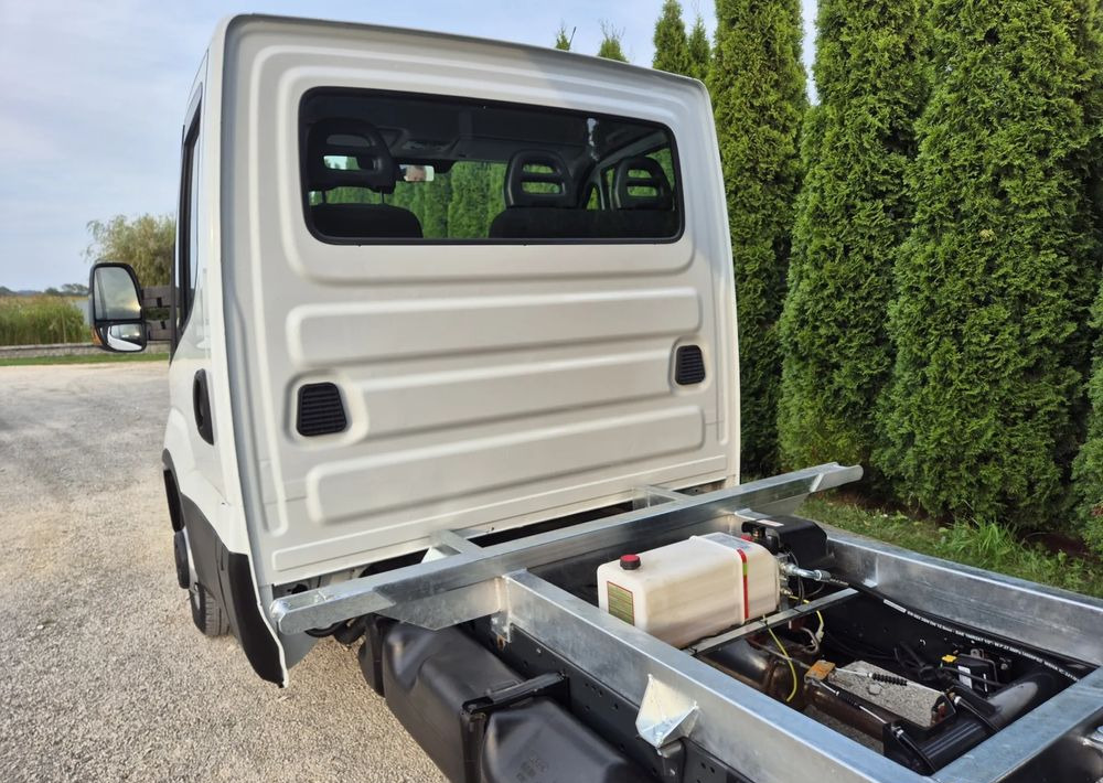 Iveco 35C15 3.0 - Autoutilitară basculantă: Foto 4 Iveco 35C15 3.0 - Autoutilitară basculantă: Foto 4