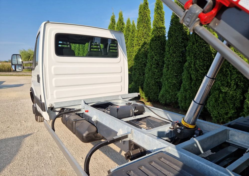 Iveco 35C15 3.0 - Autoutilitară basculantă: Foto 5 Iveco 35C15 3.0 - Autoutilitară basculantă: Foto 5