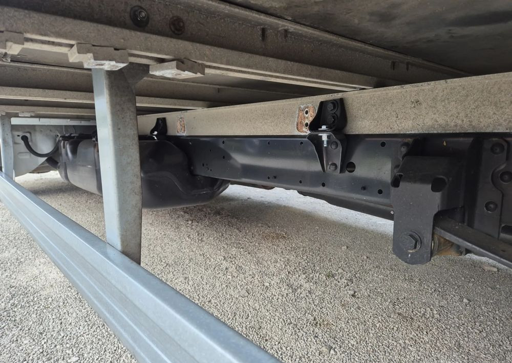 Iveco 35s14 140KM - Autoutilitară cu prelată: Foto 5 Iveco 35s14 140KM - Autoutilitară cu prelată: Foto 5
