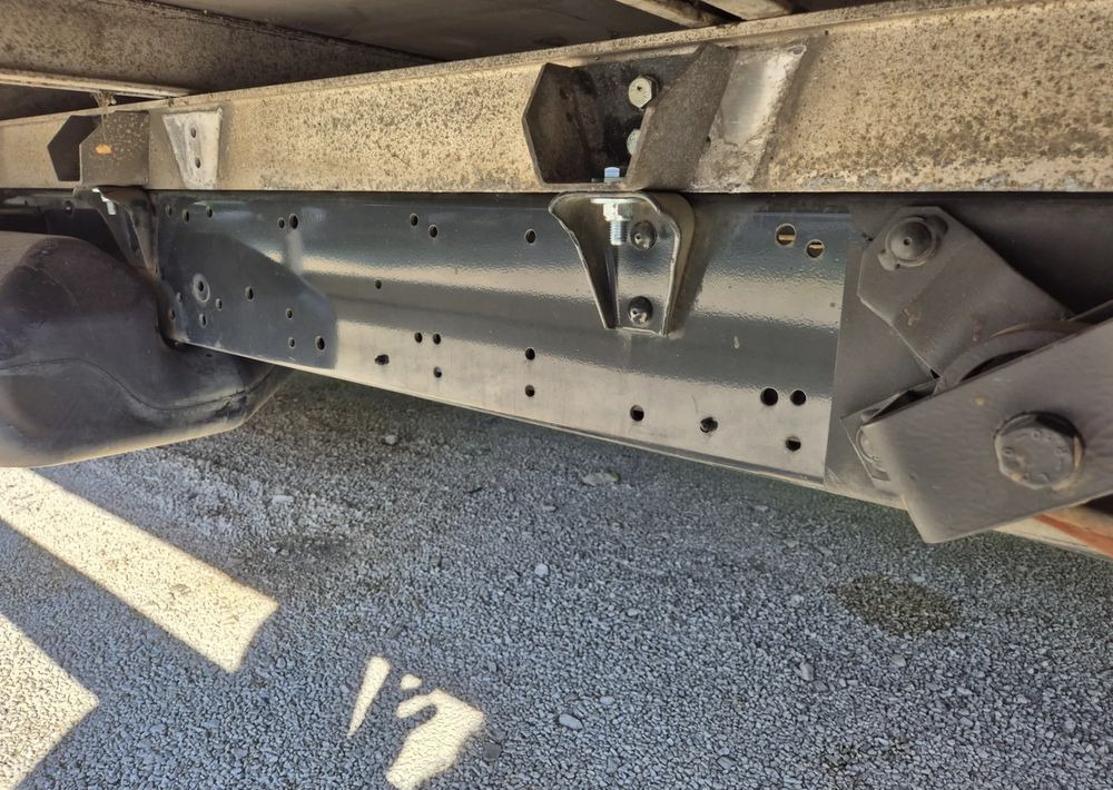 Iveco Iveco 35c14 2.3 140KM Plandeka - Autoutilitară cu platformă: Foto 5 Iveco Iveco 35c14 2.3 140KM Plandeka - Autoutilitară cu platformă: Foto 5
