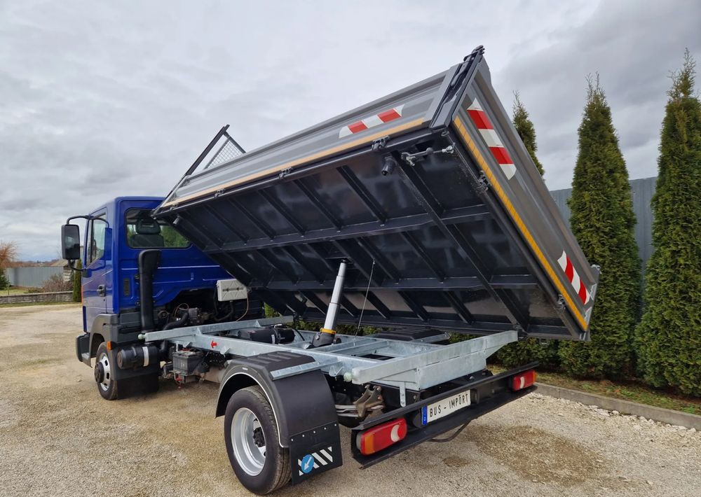 Nissan Atleon 3.0 - Autoutilitară basculantă: Foto 4 Nissan Atleon 3.0 - Autoutilitară basculantă: Foto 4