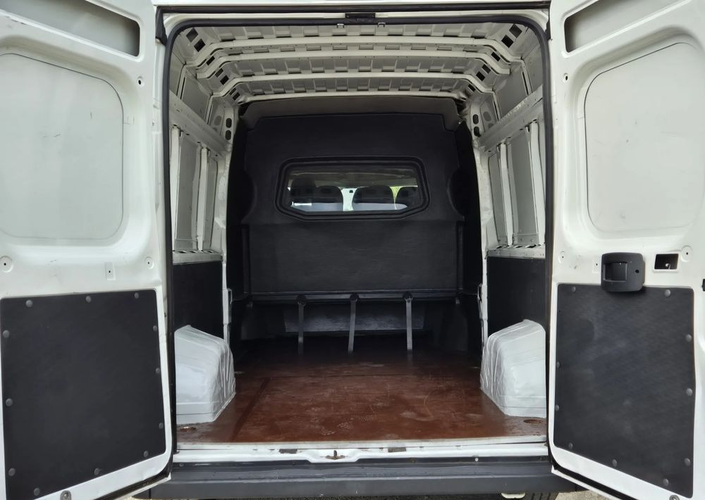 Peugeot Boxer 2.2 130KM Dubel Kabina L3H2 - Autoutilitară cabină dublă: Foto 4 Peugeot Boxer 2.2 130KM Dubel Kabina L3H2 - Autoutilitară cabină dublă: Foto 4