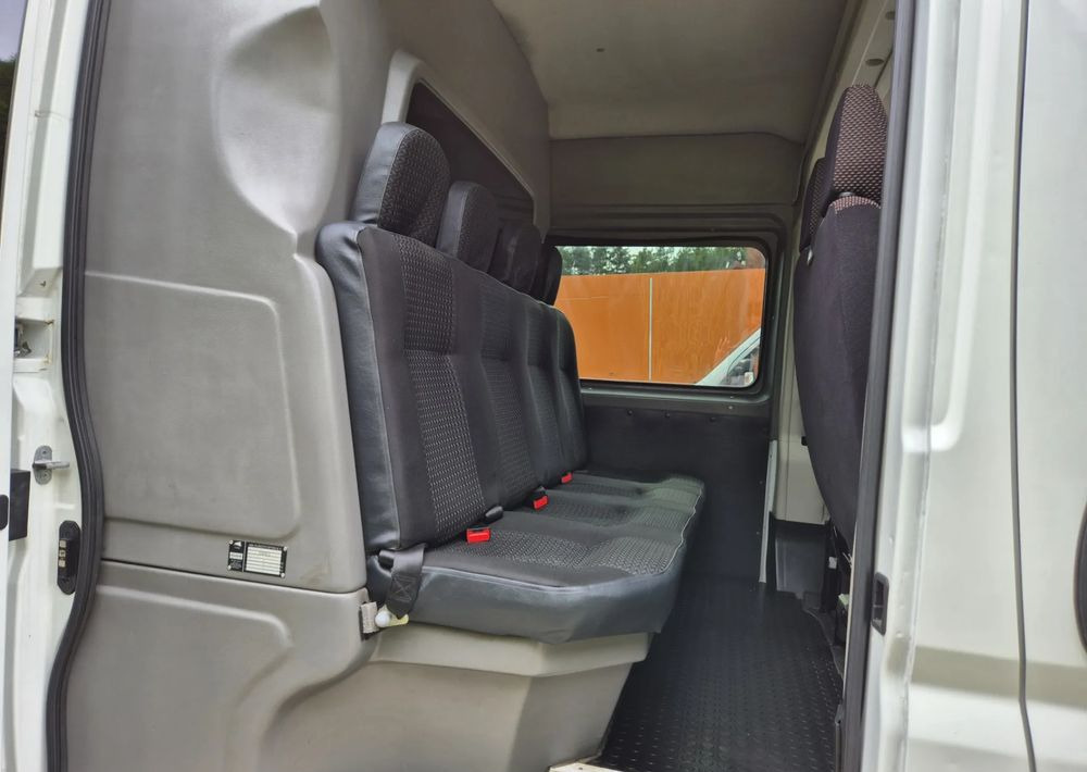 Peugeot Boxer 2.2 130KM Dubel Kabina L3H2 - Autoutilitară cabină dublă: Foto 5 Peugeot Boxer 2.2 130KM Dubel Kabina L3H2 - Autoutilitară cabină dublă: Foto 5