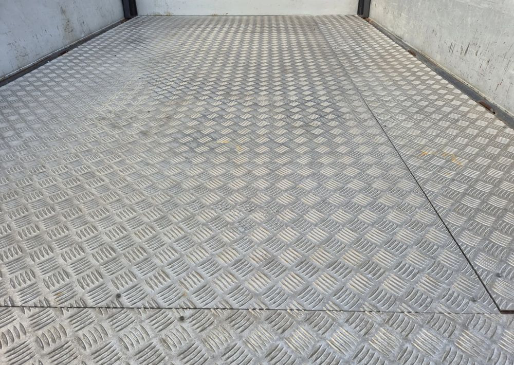 Peugeot Boxer 2.2 150KM brygadówka Maxi wzmocniony koła 16 cali Dubel - Autoutilitară cabină dublă: Foto 4 Peugeot Boxer 2.2 150KM brygadówka Maxi wzmocniony koła 16 cali Dubel - Autoutilitară cabină dublă: Foto 4