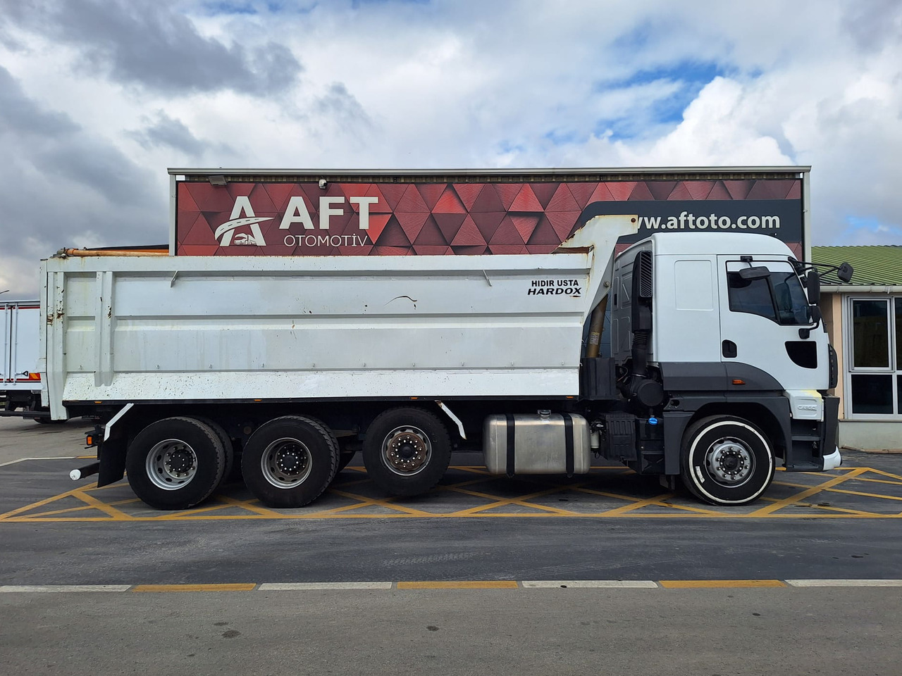 FORD 3233 S - Camion basculantă: Foto 4 FORD 3233 S - Camion basculantă: Foto 4